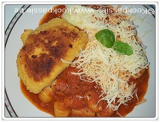 kookpassie.be - Gnocchi met Cordon Bleu Kip en tomatensaus met salie (opgelet niet te veel !!) en gemalen kaas 1/2