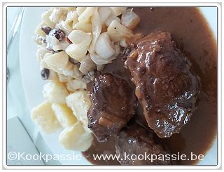 kookpassie.be - Varkenswangetjes (Makro) met aardappelen en witloof / appel / r(ozijnen / mayonaise (2 dagen)