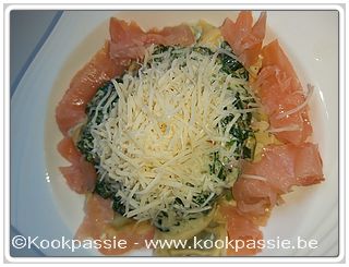 kookpassie.be - Ricotta en spinaci Tortelloni (Lidl) met mascarpone-spinaziesaus en gerookte zalm