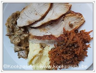 kookpassie.be - Kalkoenroulade (Lidl) met wortel en erwtjes en puree