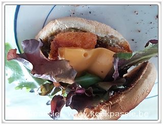 kookpassie.be - Fish stick burger met cheddar, sla