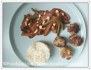 kookpassie.be - Thaise balletjes (839) met Curry van aubergine en sperziebonen (1450)