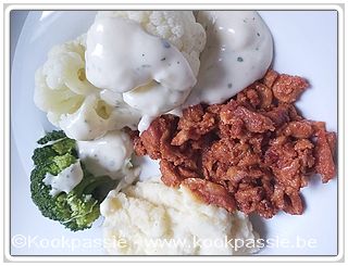kookpassie.be - Kip (Tevhid) met puree, broccoli, bloemkool en kaas, peterselie bechamel