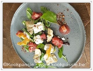 kookpassie.be - Nous, maar bij ons thuis - Salade, Turkse kaas, Rabarber, Artisjok en Parmezaankoekjes