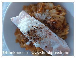 kookpassie.be - Restje pasta met gekookte zalm en Parmezaan