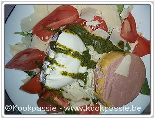 kookpassie.be - Ruccola, tomaat, bloemkool, parmezaan, burata en crème paté Aoste met 1 sandwich