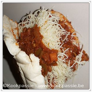 kookpassie.be - Pitta broodje met rest van de spaghettisaus