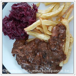 kookpassie.be - Stoverij (Slowcooker), frietjes (1510) met Hak rode kool en appel