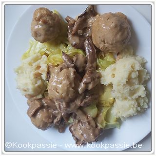 kookpassie.be - Easy Salisbury Kipballetjes met oesterzwammen, puree en spitskool met ras el hanout