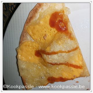 kookpassie.be - Wrap met geraspte kaas, lenteui en curry ketchup (Crisp microgolf)