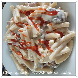 kookpassie.be - Macaroni - Macaroni met kaas, hesp en champignons en Sirachisaus - 1ste dag