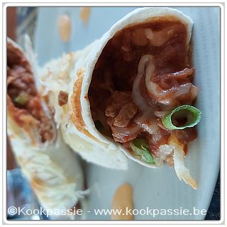 kookpassie.be - Chili con carne express in wrap met gemalen kaas in de oven