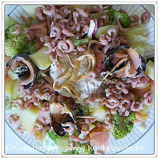 kookpassie.be - Garnalen, gebakken nori met zalm (1571), tomaat, gekookte aardappeltjes in microgolf, broccoli en sla