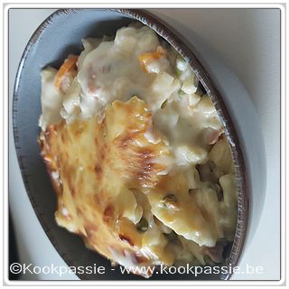 kookpassie.be - Macaroni met hesp en kaassaus, wortelen, bloemkool en erwtjes, rest D2, 4 porties in vriezer