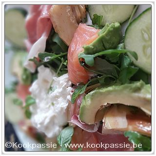 kookpassie.be - Rucola, rauwe ham, avocado, burrata, komkommer, gerookte zalm en artisjok