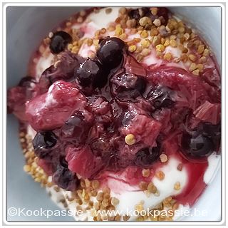 kookpassie.be - Luxe fruitontbijt (Pascale Naessens) - Avond Griekse yoghurt, fruit en stuifmeelkorrels
