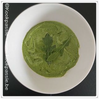 kookpassie.be - Groene pesto met amandelen opv walnoten