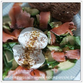 kookpassie.be - Salade, avocado, mozzarella en gerookte zalm