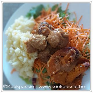 kookpassie.be - Thaise kippenballetjes (839) met Pompoen uit de oven (1298) en aardappelpuree
