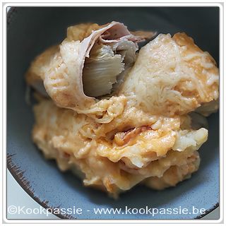 kookpassie.be - Witloof anders - Ovenschotel: puree aardappelen - in microgolf gegaard witloof + kalkoen - Bechamelsaus met 2 kleine chorizo worstjes 1/2