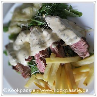 kookpassie.be - Filet pur Colruyt (32,99€/kg) met lichte bearnaisesaus, frietjes, rucola en komkommer