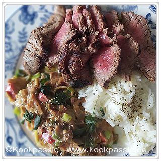 kookpassie.be - Groene curry met roerbakgroenten en varkensvlees (hier steak)