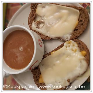kookpassie.be - Brood 30 sec in microgolf met schelletje kaas en tomatensoep Knorr