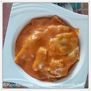 kookpassie.be - Ravioli met kaas en restjes kokosmelk, Manna spaghettisaus en gemalen kazen
