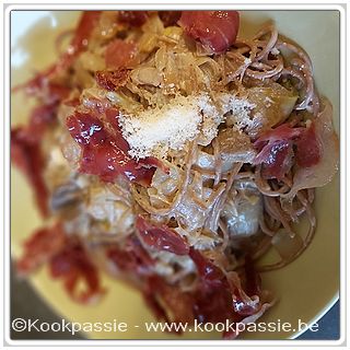 kookpassie.be - Spaghetti met witloofroomsaus, champignons en prosciutto di Parma