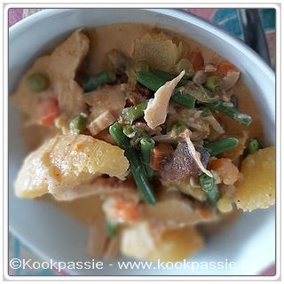 kookpassie.be - Kokoschili met prinsesseboontjes, worteltjes, erwtjes, champignons en gebakken kip (2dagen)