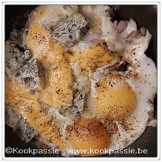 kookpassie.be - Stevig ontbijt: paardeoogje met restje gorgonzola