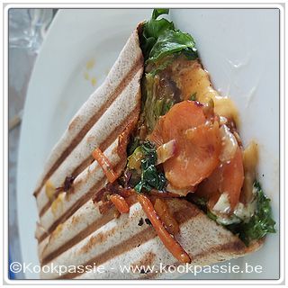 kookpassie.be - Wrap met restje : Gehakt met Kung pow saus, worteltjes, groentenmengeling en mie