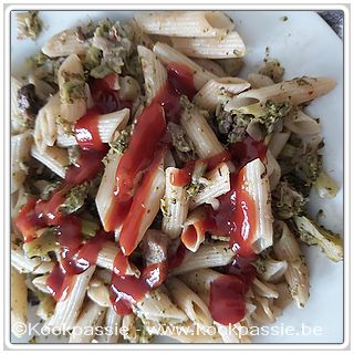 kookpassie.be - Pasta broccoli en champignons en wat ketchup