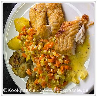 kookpassie.be - Kabeljauw met courgette-wortel wijnsaus, aubergine en gekookte aardappelen