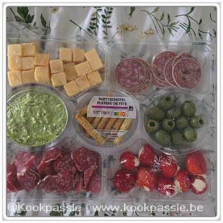 kookpassie.be - LSF testertjes. Veel salami wel in het eerste pakket van Delhaize, Hummus met wortel, niet zo mn ding 1/2