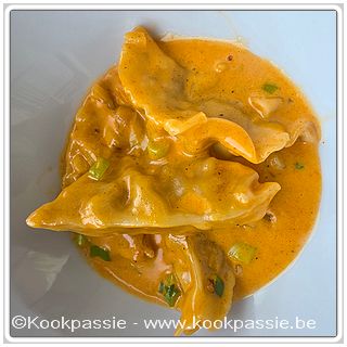 kookpassie.be - Soup Dumplings in Creamy Gochujang Sauce