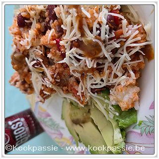 kookpassie.be - Chili sin carne met rijst en avocado (Ghost chili saus van Oil and Vinegar is moordend)