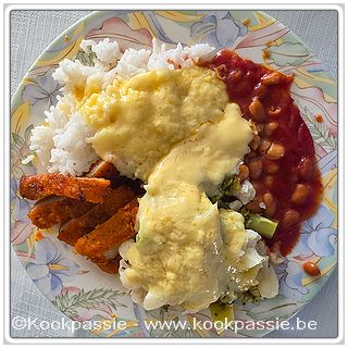 kookpassie.be - Varkenssnitzel met laatste van de bloemkool, broccoli, hollandaise saus en nog wat boontjes in de tomatensaus