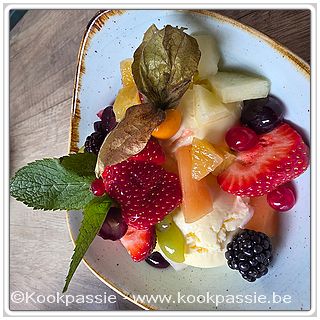 kookpassie.be - Gent - Maximiliaan - Fruit- en Aardbeicoupe vanille (2x 10,80€)
