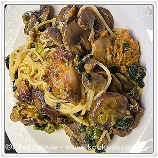 kookpassie.be - Cappelini Soubry met Pastagroenten van Delhaize (Cavolo nero, courgette, kastanjechampignons) met wat room, parmezaan, ras en hanout en gebakken kippendij