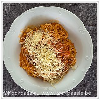 kookpassie.be - Spaghetti met Manna Spaghettisaus met look, sambal en Entremont gemalen kaas (2 dagen)
