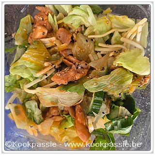 kookpassie.be - Salade Carrefour: Kip, pasta en chilidressing (LSF)
