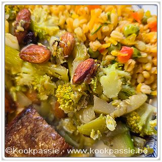 kookpassie.be - Poêlée de Courgettes, Raisins Secs & Amandes Grillées