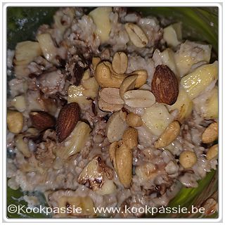 kookpassie.be - Havermout, amandelmelk 2 minuten microgolf + notenmengeling bruin