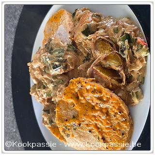 kookpassie.be - Vriezeropkuis, kalkoen in rode pepersaus (Buurtslagers) met wokgroenten, gebakken pompoengnocchi (airfryer 200°C 10 min en dan is saus). Saus is restje bechamel met kaas, melk, room en chili