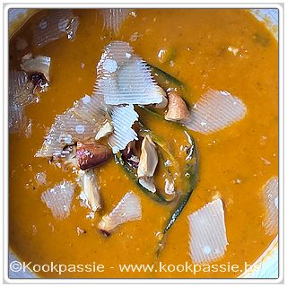 kookpassie.be - Thaise pompoensoep met courgettenoedels