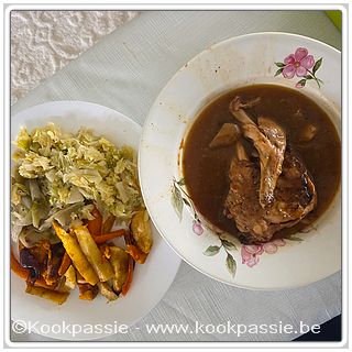 kookpassie.be - Konijn uit de slowcooker met oven groenten, witloof en savooi D1