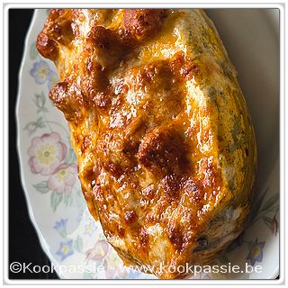 kookpassie.be - Pompoen uit de zondagsoven met gebakken kippenworst, ui, gemberpoeder, lookpoeder, paprika, peterselie, Tomato Fritto en gemalen mozzarella
Grill 3, 7 minuten