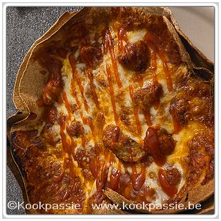 kookpassie.be - Airfryer: 200°C - 5 min - 2 wraps met restje van de gebakken kippenworst en tomato Fritto van 13/11