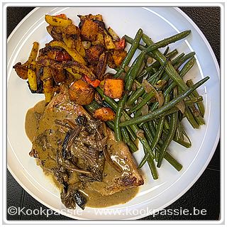 kookpassie.be - Gebakken kalkoen met ovengroenen met kruiden (Delhazie, Zoete aardappel, koolraap, pompoen, rode ui), prinsesseboontjes met ui en cantharellen roomsaus